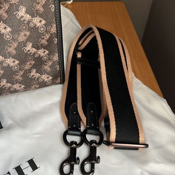 NWOT Coach Field Large Tote and Wristlet - Picture 8 of 9